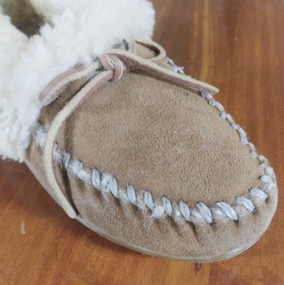 L.L.Bean | Wicked Good Fur Moccasins Slipper Shoes - Sz. 8 - Picture 3 of 8